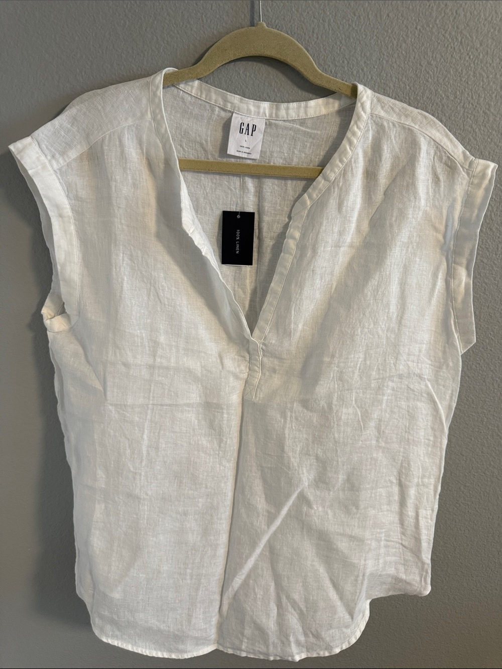 NWT GAP White Linen Split-Neck Cap Sleeve Blouse
